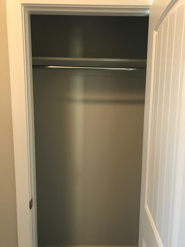 Building Photo - Very nice Townhouse in Santa Clara, with a POOL!!