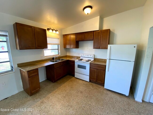 Building Photo - 115 Pierce Ave