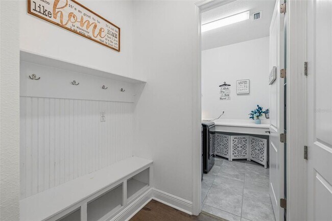 Building Photo - 5925 Silver Sun Dr