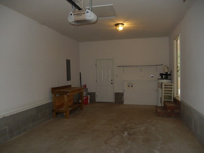 Building Photo - HALF OFF FIRST FULL MONTHS RENT!