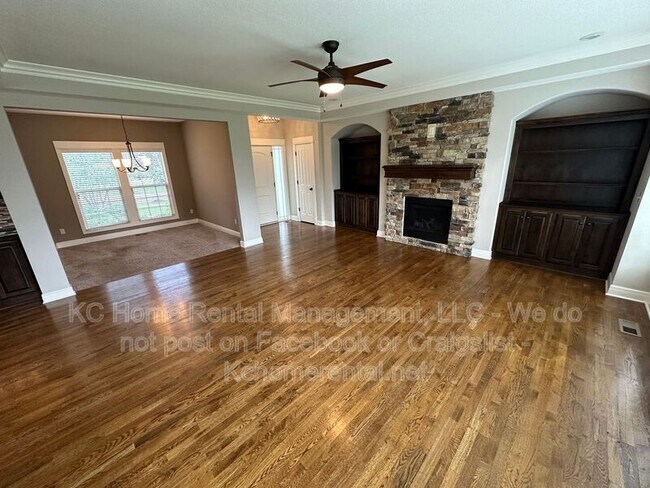 Building Photo - 8608 W 165th St