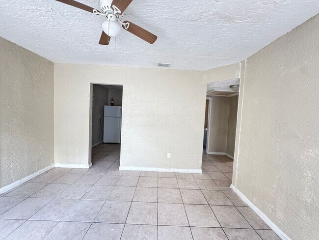 Building Photo - 1209 Carlsbad Pl