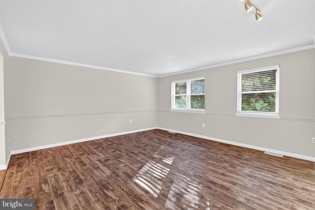 Building Photo - 9333 Pan Ridge Rd