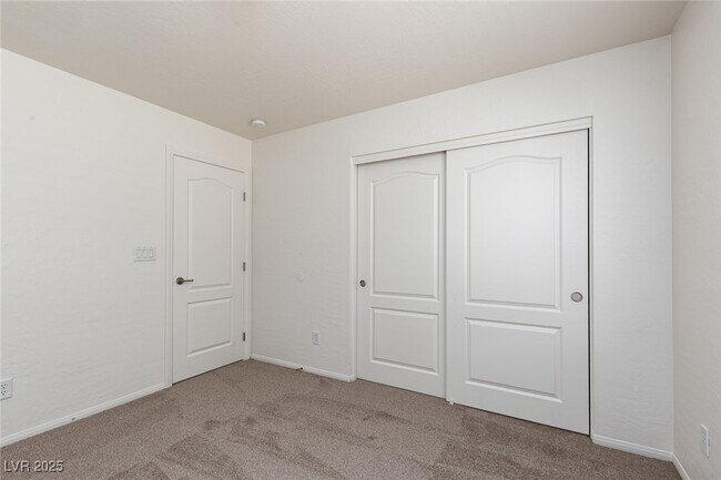 Building Photo - 5945 Gold Horizon St