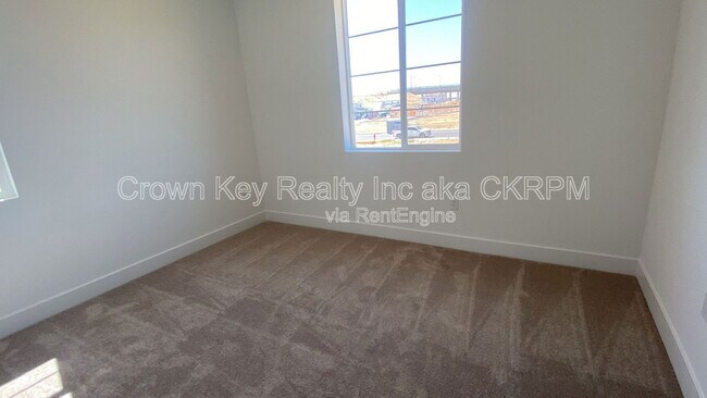 Building Photo - 120 Adriana Dr