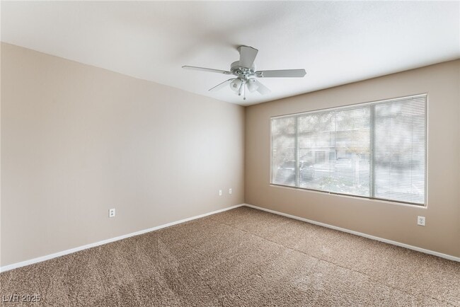 Building Photo - 5710 E Tropicana Ave