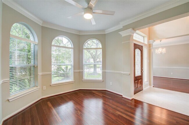 Building Photo - 10906 Castle Peak Dr