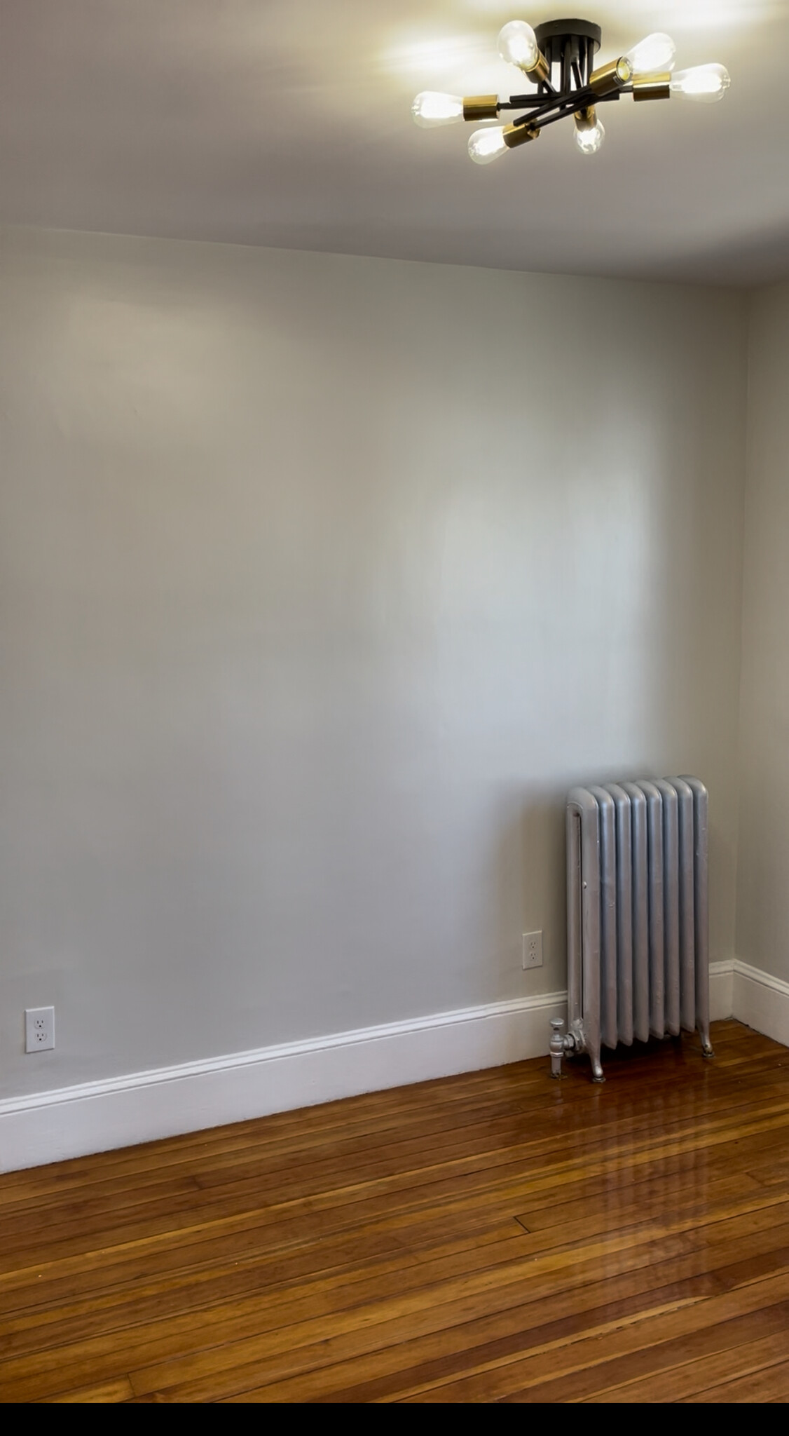 Big Bedroom #2, steam heater, closet includued - 62 Plymouth St