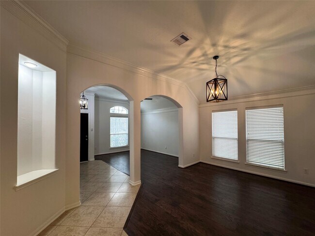 Building Photo - 9023 Kinnel Ln