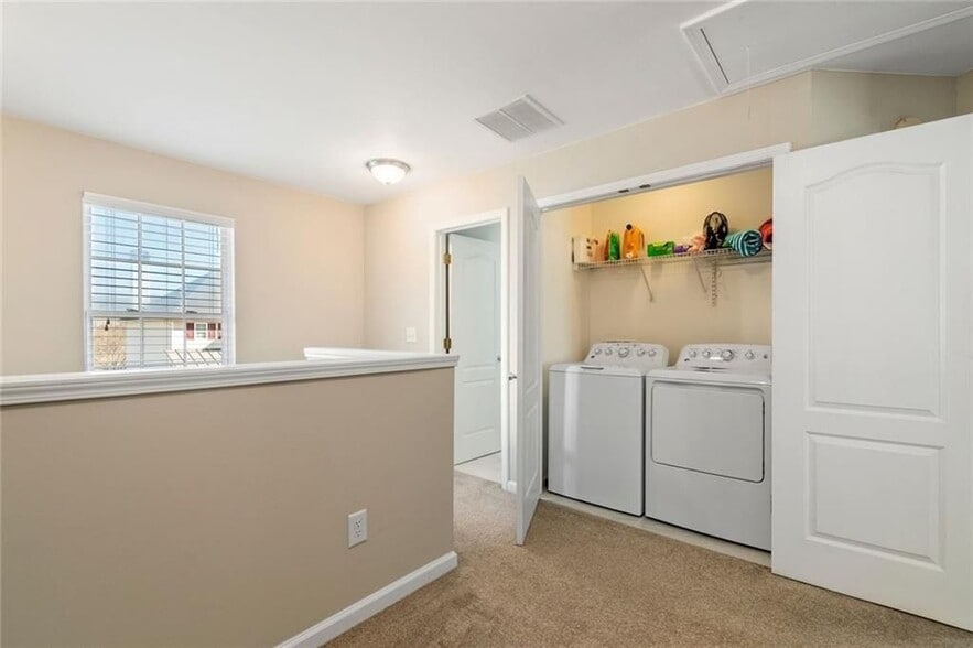 Building Photo - 226 Fox Creek Blvd