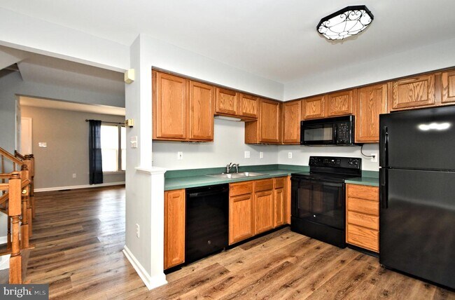 Building Photo - 3435 Westview Dr