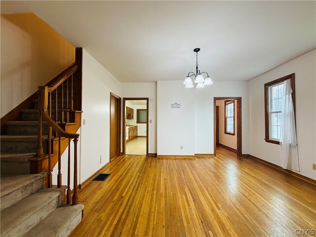 Building Photo - 4 Grant St