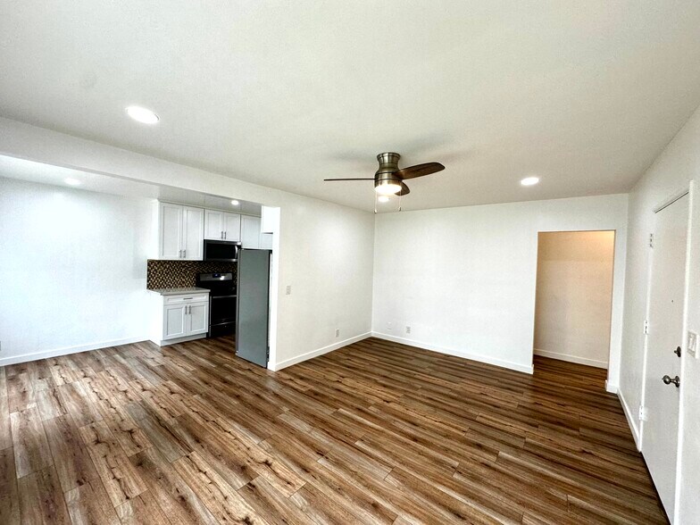 Building Photo - 5723 Tilden Ave