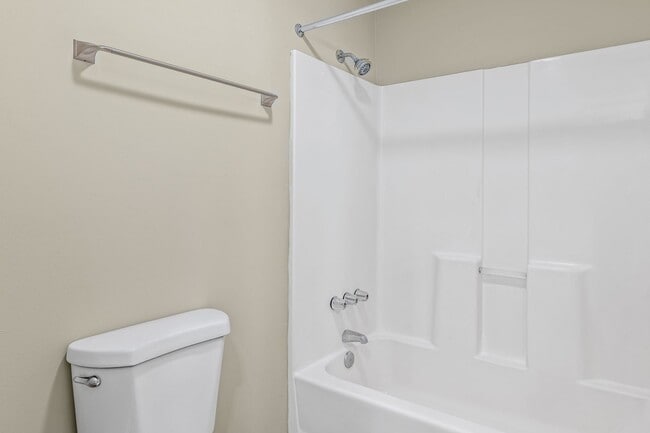 Building Photo - Welcome to this charming 4 bedroom, 2 bathroom home located in Greensboro, NC.