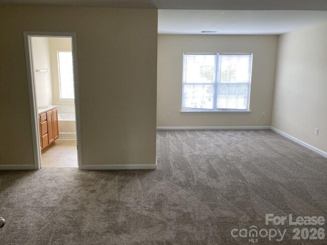 Building Photo - 10020 Kings Parade Blvd