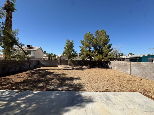 Building Photo - 7428 Jockey Ave