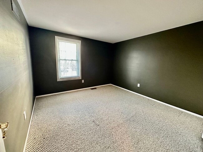 Building Photo - 2 bed 1 and 1/2 bath condo for rent $1600 ...