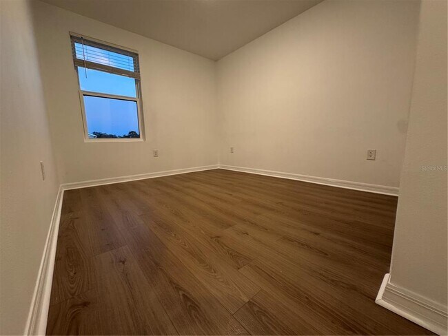 Building Photo - 2906 Canary Ave