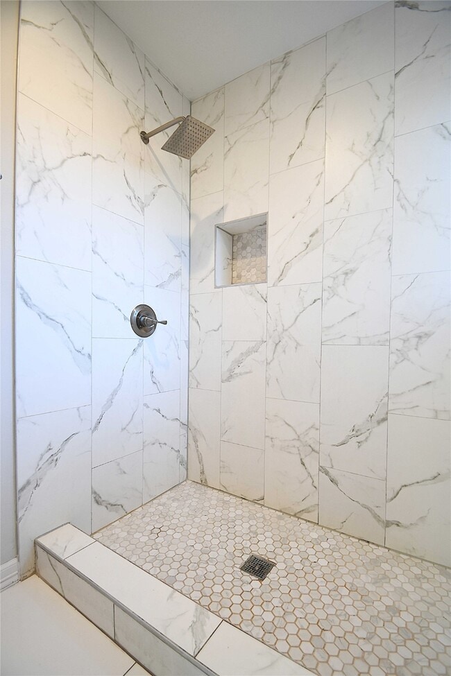 Building Photo - 9243 Friendship Rd