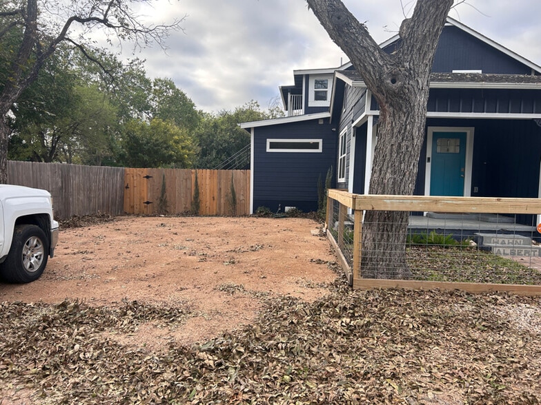 Building Photo - 502 Potomac St