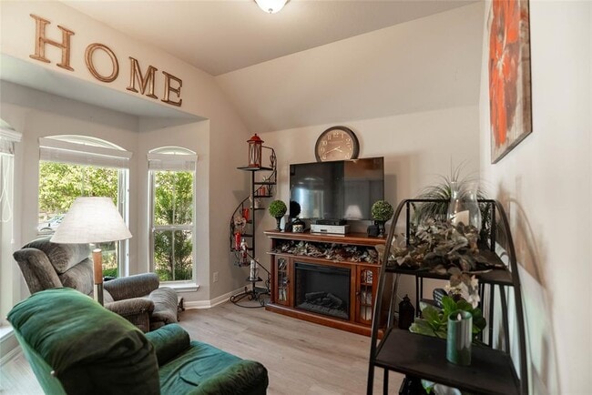 Building Photo - 2009 Garretts Way