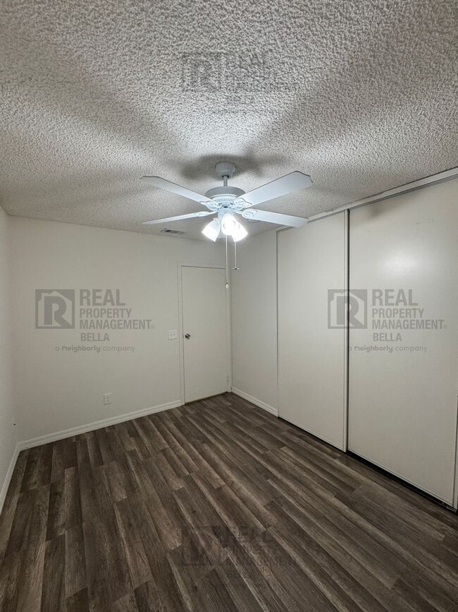 Building Photo - Move-In Ready 2-Bed, 2-Bath in Lake Elsinore