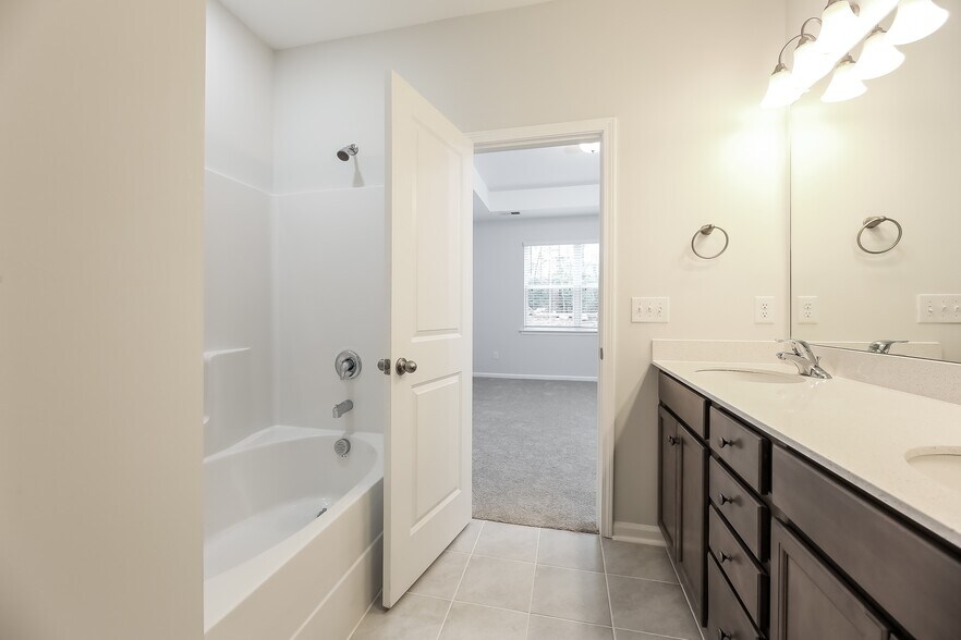 Building Photo - 200 Bosa Ln