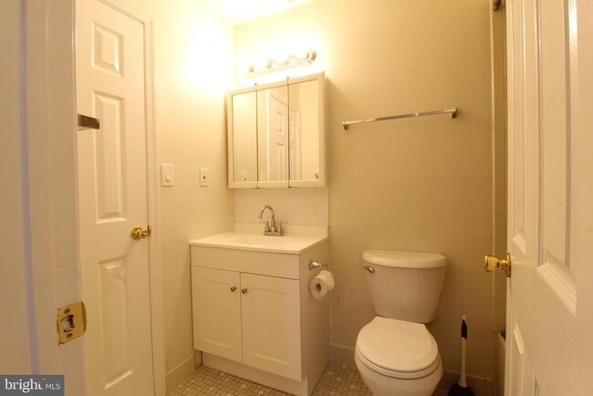 Building Photo - 97 Wyndham Pl