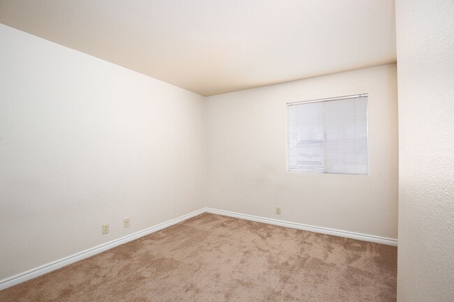 Building Photo - First floor unit in guard gated SW communi...