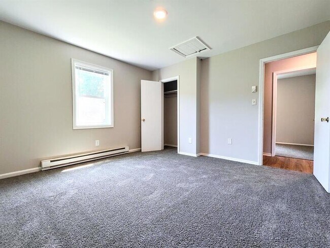 Building Photo - 4421 Layola Ave