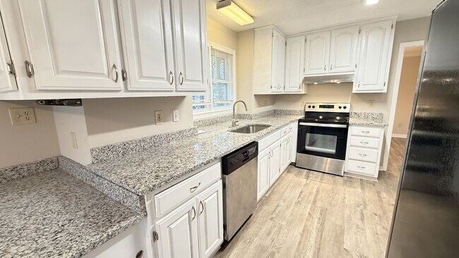 Building Photo - 12011 Bell Mountain Dr SW