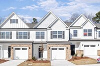 Building Photo - Updated Townhome with 1 Car Garage - close to Southpoint!