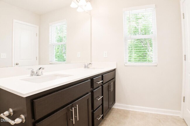 Building Photo - 225 Peebles Dr