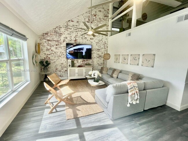 Building Photo - 4700 Regina Dr