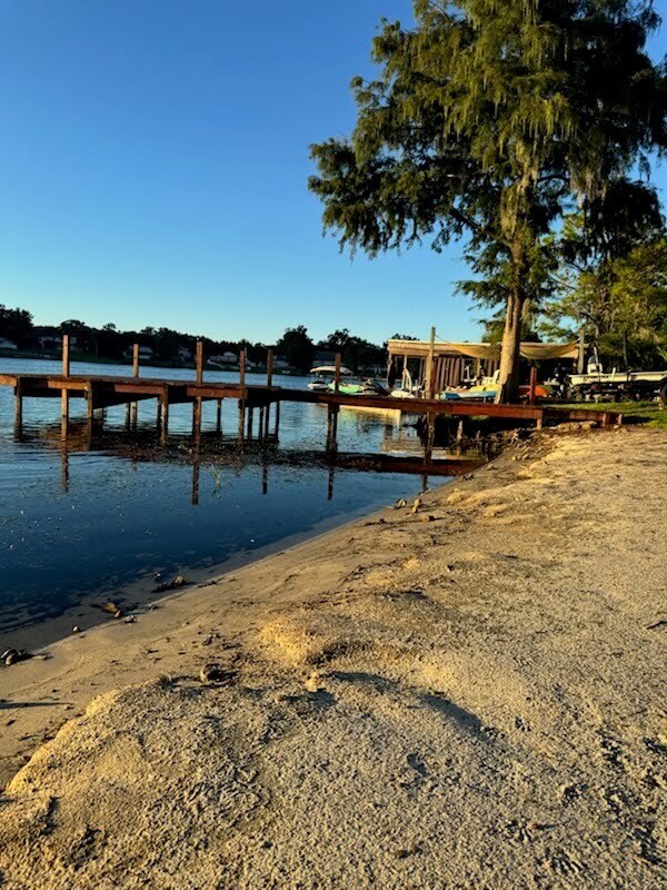 Building Photo - 406 Lillian Dr