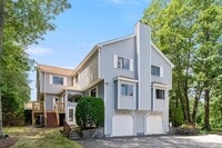 Building Photo - 22 Arrowhead Cir
