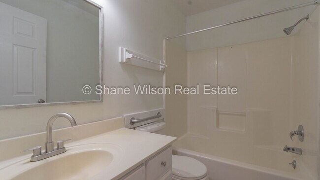Building Photo - Newly renovated 3 BR / 1 BA for Lease!