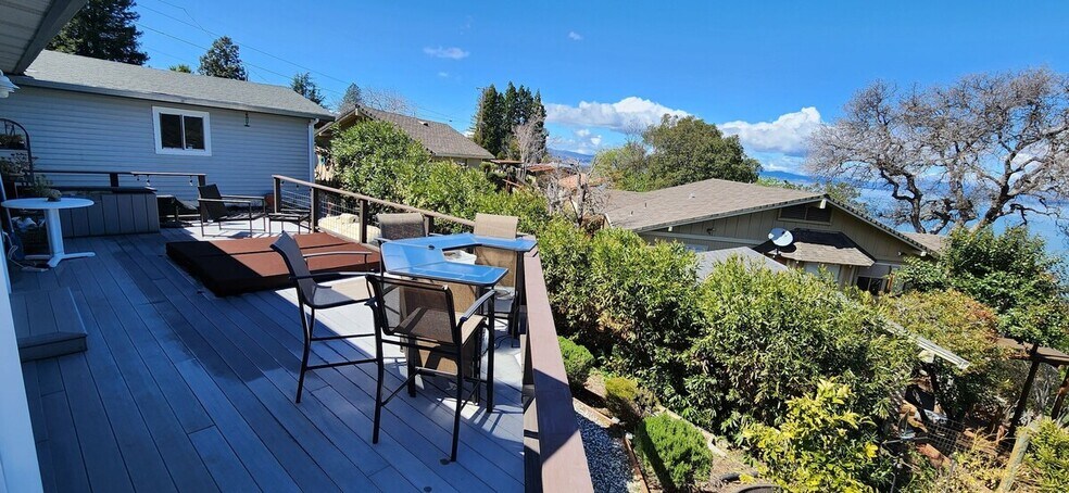 Building Photo - 2844 Marina View Dr