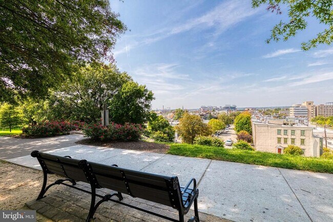 Building Photo - 1218 Riverside Ave