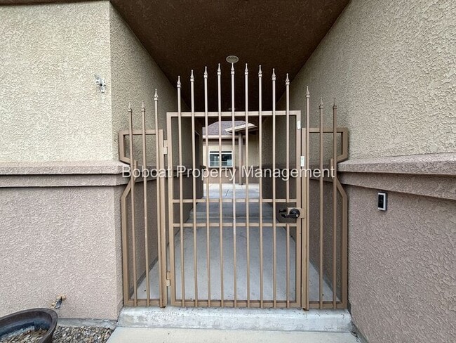 Building Photo - 963 Ranchview Cir