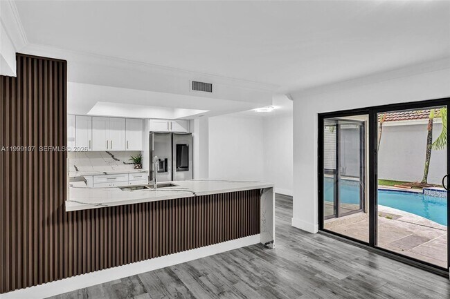 Building Photo - 17532 NW 61st Ct N