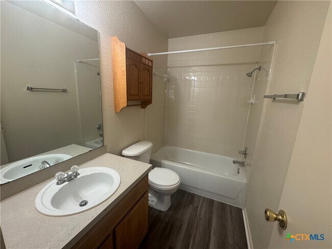 Building Photo - 4200 Alan Kent Dr