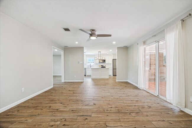 Building Photo - 5118 Indigo St