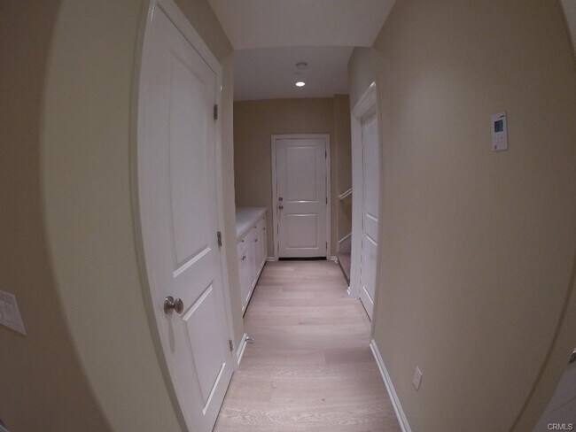 Building Photo - 2bd/2.5ba two car garage end unit condo in Orchard Hill Irvine for rent