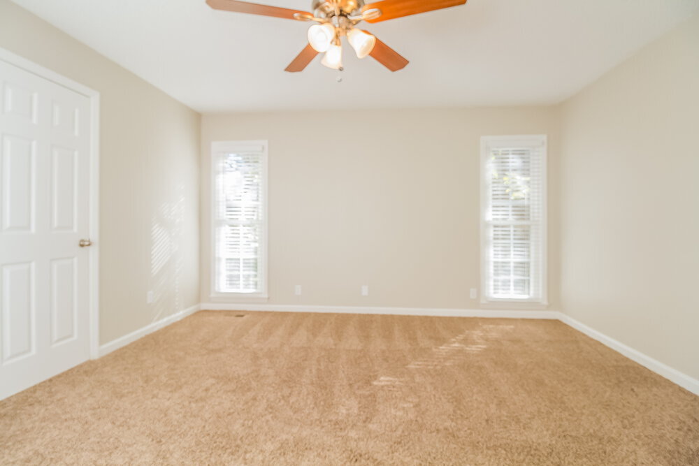 Building Photo - 606 Knollwood Dr