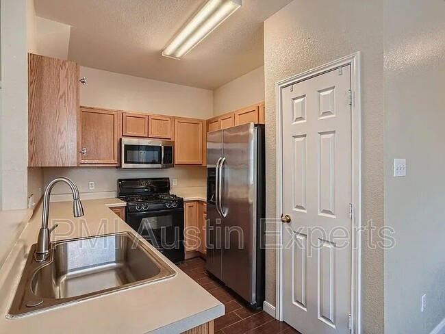 Building Photo - 13913 Harris Ridge Blvd