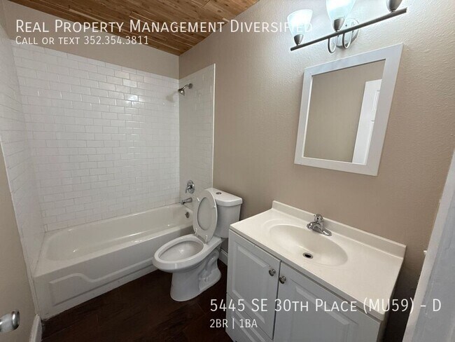 Building Photo - 5445 SE 30th Pl