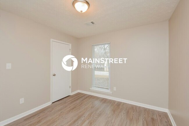 Building Photo - 4 Bedroom Pet-Friendly Home in Ellenwood, GA with Main Street Renewal