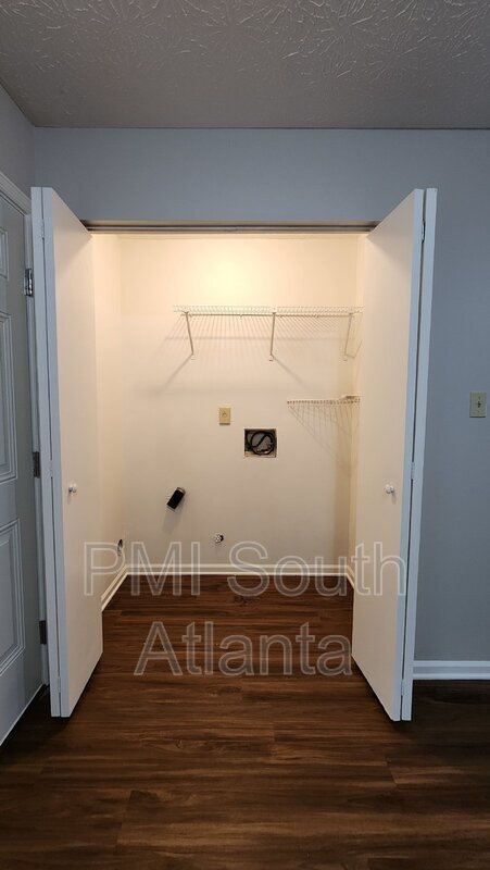 Building Photo - 634 Morton Ct