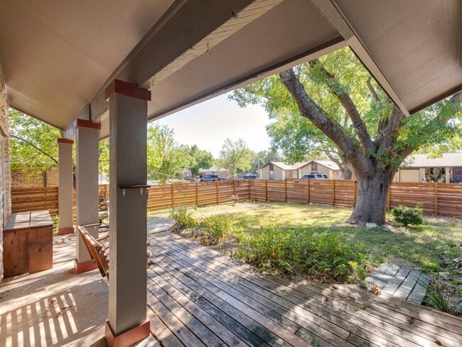 Building Photo - 2404 N Shields Dr